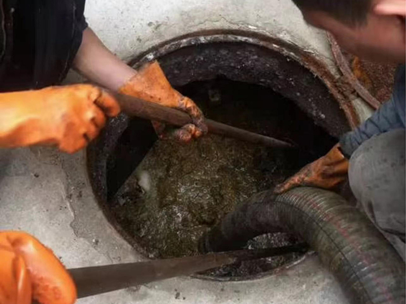 珠山清理化粪池时如何避免沼气的危害?